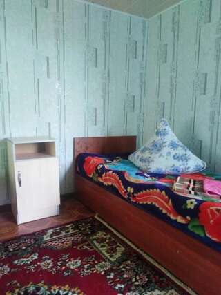 Гостевой дом Happy family Guest House Arslanbob Односпальная кровать в общем номере для мужчин и женщин-19